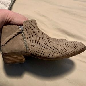Dolce Vita Suede Booties GUC Size 9